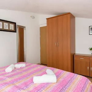 Apartment Flora, Rosini