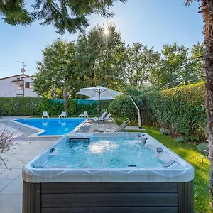 Villa Martimar With Pool And Hot Tub In Istria, Rosini